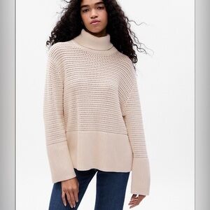 GAP 24/7 Split-Hem Crochet Sweater - size medium